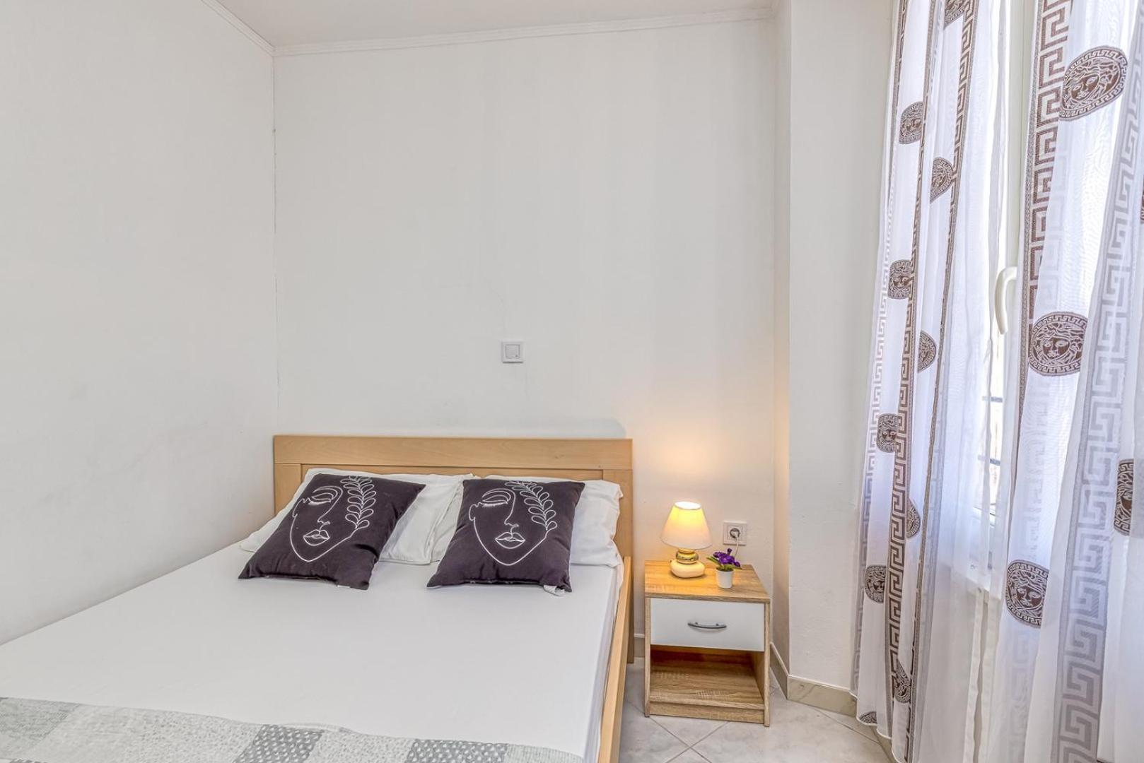 Rooms Vitoria On Joakim Square 포레치 객실 사진